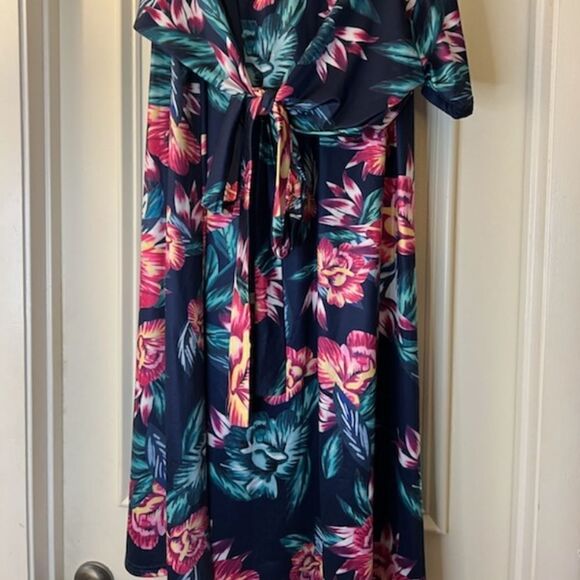 Aro Lora Floral Two Piece Set Maxi Skirt and Crop Top Like New - Picture 3 of 3